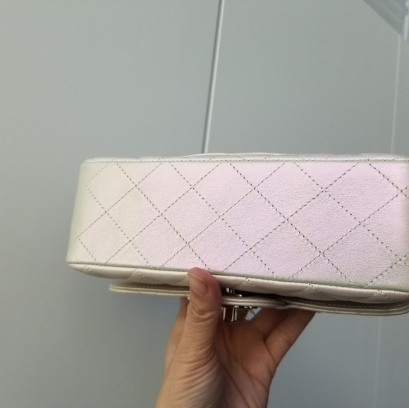 Authentic new Chanel mini single flap bag seashell irridescent 2020 lambskin - Picture 6 of 14
